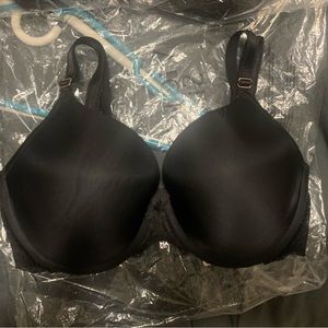 Victoria’s Secret Dream Angels Perfect Coverage Black Bra